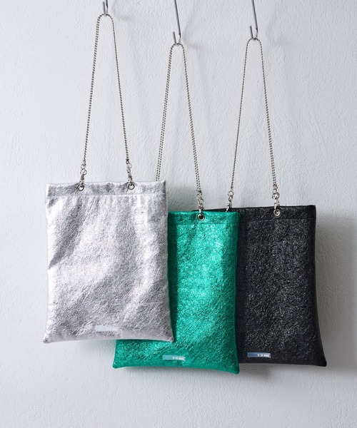 COLONY 2139(コロニートゥーワンスリーナイン)の「メタリックフェイクレザートートバッグ(トートバッグ・レディース・グリーン/ブラック/シルバー・FREE)」の4枚目の写真