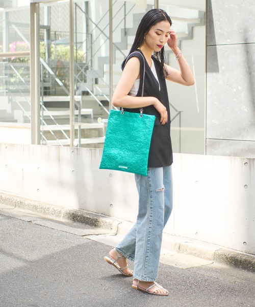 COLONY 2139(コロニートゥーワンスリーナイン)の「メタリックフェイクレザートートバッグ(トートバッグ・レディース・グリーン/ブラック/シルバー・FREE)」の12枚目の写真