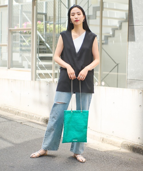 COLONY 2139(コロニートゥーワンスリーナイン)の「メタリックフェイクレザートートバッグ(トートバッグ・レディース・グリーン/ブラック/シルバー・FREE)」の14枚目の写真