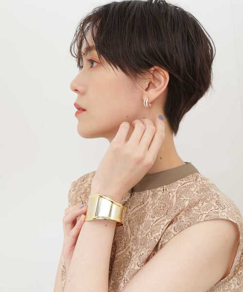 N.（N. Natural Beauty Basic）（エヌエヌナチュラルビューティーベーシック）の「ワイドバングル（ネックレス・レディース・シルバー/ゴールド・FREE）」の3枚目の写真