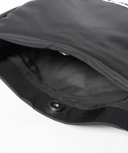 OUTDOOR PRODUCTS(アウトドアプロダクツ)の「OUTDOOR PRODUCTS/アウトドアプロダクツ half Moon Bag ハンドバッグ ワンハンドル(ハンドバッグ・メンズ・オレンジ/ブラック/カーキ・FREE)」の6枚目の写真