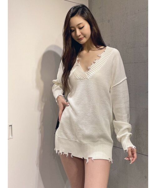 GYDA（ジェイダ）の「グラインダーVネックニットTOPS（ニット/セーター・レディース・チャコールグレー/ライトブルー/オフホワイト・FREE）」の2枚目の写真