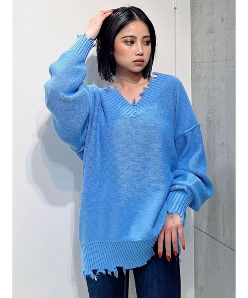 GYDA（ジェイダ）の「グラインダーVネックニットTOPS（ニット/セーター・レディース・チャコールグレー/ライトブルー/オフホワイト・FREE）」の6枚目の写真