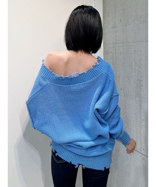 GYDA（ジェイダ）の「グラインダーVネックニットTOPS（ニット/セーター・レディース・チャコールグレー/ライトブルー/オフホワイト・FREE）」の8枚目の写真