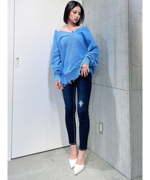 GYDA（ジェイダ）の「グラインダーVネックニットTOPS（ニット/セーター・レディース・チャコールグレー/ライトブルー/オフホワイト・FREE）」の9枚目の写真