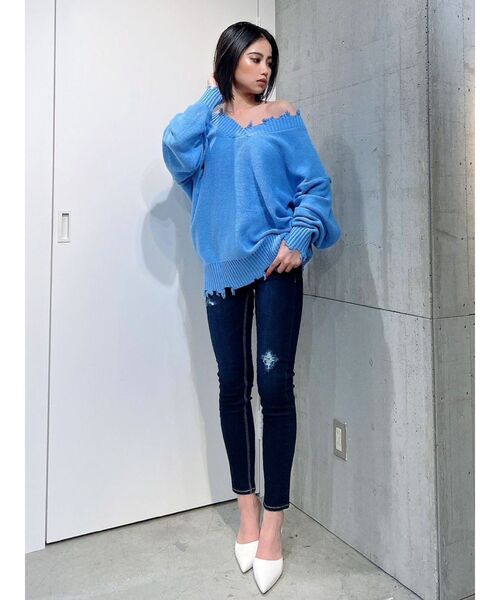 GYDA（ジェイダ）の「グラインダーVネックニットTOPS（ニット/セーター・レディース・チャコールグレー/ライトブルー/オフホワイト・FREE）」の10枚目の写真