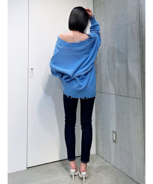 GYDA（ジェイダ）の「グラインダーVネックニットTOPS（ニット/セーター・レディース・チャコールグレー/ライトブルー/オフホワイト・FREE）」の12枚目の写真