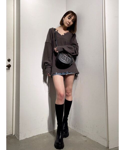 GYDA（ジェイダ）の「グラインダーVネックニットTOPS（ニット/セーター・レディース・チャコールグレー/ライトブルー/オフホワイト・FREE）」の16枚目の写真