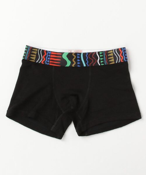 OVER THE TWELVE（オーバーザトゥウェルブ）の「OVER THE TWELVE/オーバー ザ トゥエルヴ/ストレッチパイル"TRIBAL"柄プリントゴムBOXER（ボクサーパンツ・メンズ・ブラック/グレー・M/L）」の2枚目の写真