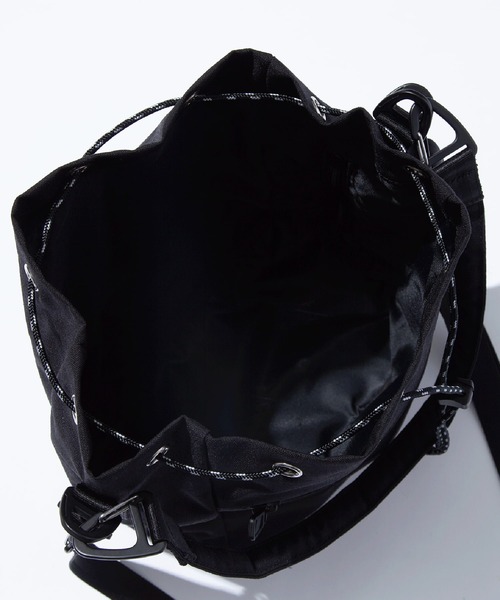 F/CE. （エフシーイー）の「F/CE./エフシーイー CORDURA FIRE RESISTANT DRAWSTRING BAG 巾着バック ナイロンバッグ（ショルダーバッグ・メンズ・ベージュ/グリーン/ブラック・FREE）」の11枚目の写真
