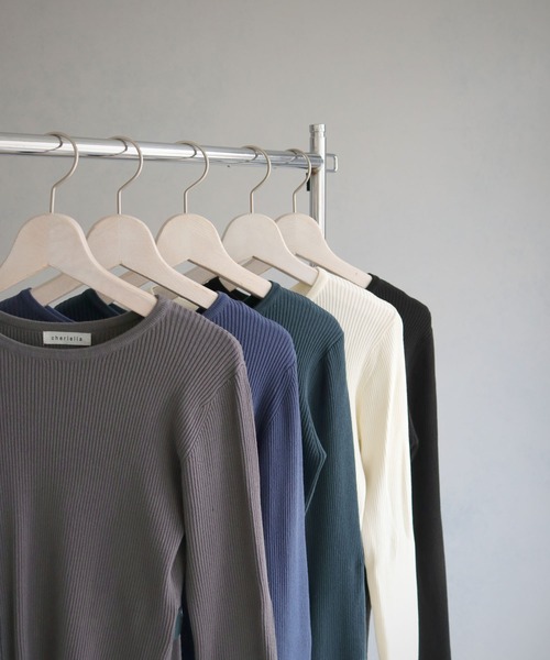 cheriella(シェリエラ)の「【cheriella】WEB限定バックオープンスリットリブニット WEB LIMITED BACK OPEN SLIT RIB KNIT(ニット/セーター・レディース・ダークブルー/アイボリー/ダークグレー/ブラック/ダークグリーン・M)」の8枚目の写真