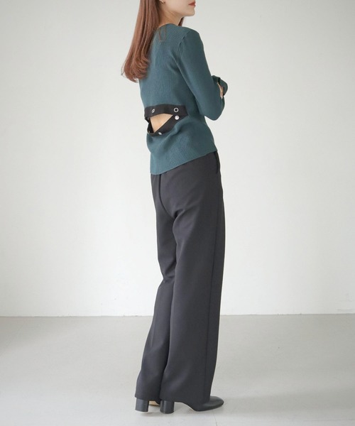 cheriella(シェリエラ)の「【cheriella】WEB限定バックオープンスリットリブニット WEB LIMITED BACK OPEN SLIT RIB KNIT(ニット/セーター・レディース・ダークブルー/アイボリー/ダークグレー/ブラック/ダークグリーン・M)」の6枚目の写真