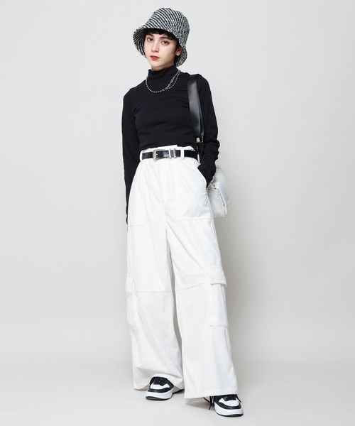 PAGEBOY(ページボーイ)の「カラーコーデュロイカーゴパンツ(カーゴパンツ・レディース・ブルー/オフホワイト/ブラック/ピンク・FREE)」の6枚目の写真