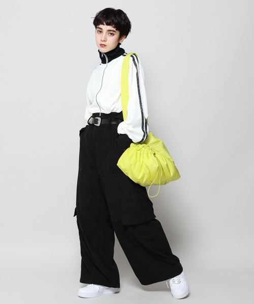 PAGEBOY(ページボーイ)の「カラーコーデュロイカーゴパンツ(カーゴパンツ・レディース・ブルー/オフホワイト/ブラック/ピンク・FREE)」の8枚目の写真