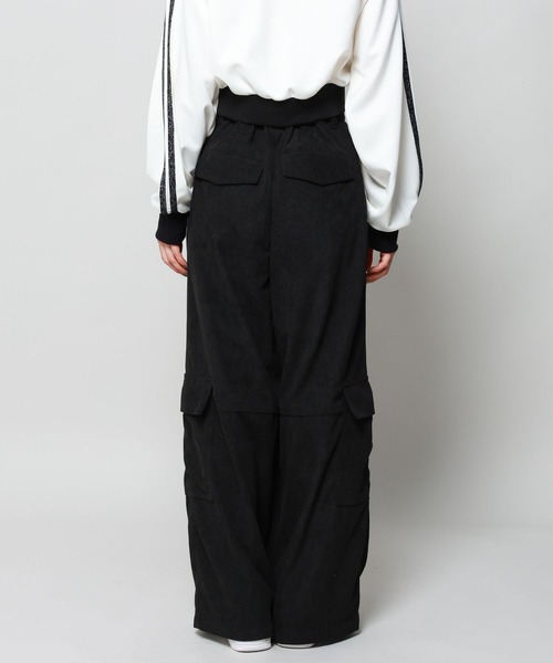 PAGEBOY(ページボーイ)の「カラーコーデュロイカーゴパンツ(カーゴパンツ・レディース・ブルー/オフホワイト/ブラック/ピンク・FREE)」の17枚目の写真