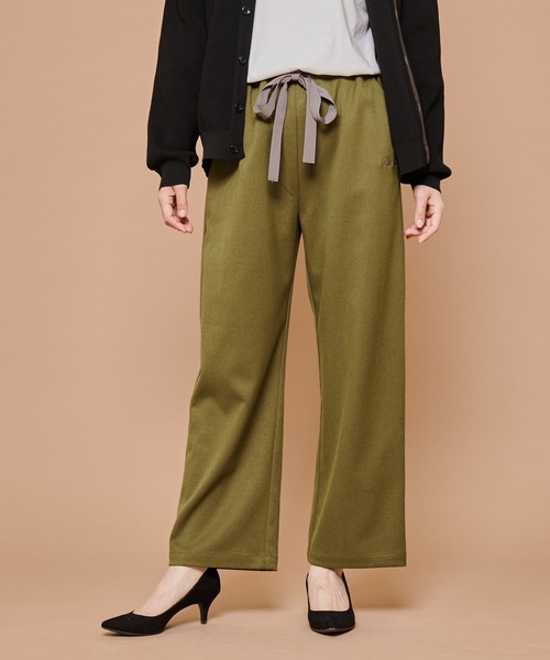 Arnold Palmer(アーノルドパーマー)の「TR ソフトチノ ワイドパンツ(チノパンツ・レディース・オリーブ/ネイビー/ブラック・L/S/M)」の1枚目の写真