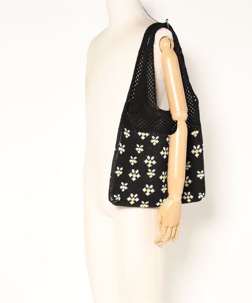 anap mimpi(アナップミンピ)の「フラワーデザイン切替ニットバッグ(トートバッグ・レディース・ブラック・FREE)」の14枚目の写真
