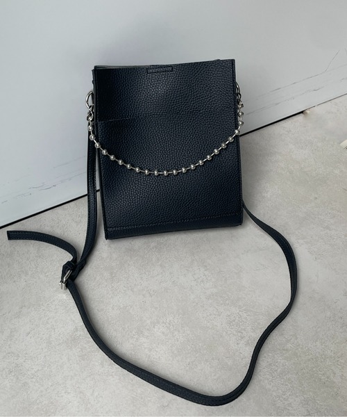 Thevon（ゼボン）の「ボールチェーンスクエアミニバッグ（ショルダーバッグ・レディース・モカ/イエロー/アイボリー/ブラック・FREE）」の12枚目の写真