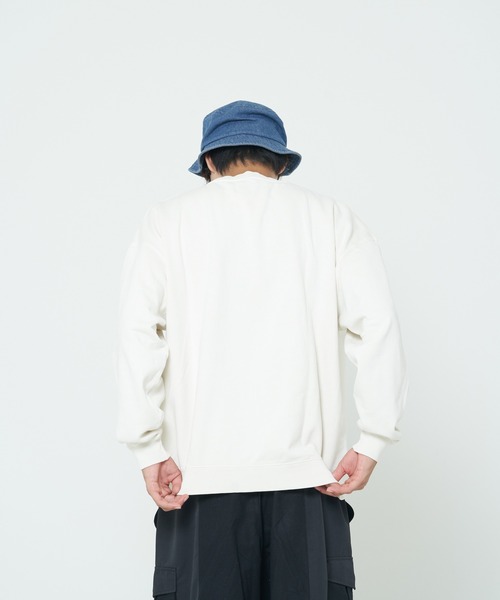 ROUGH TRADE(ラフトレード)の「裏毛ピグメント加工重ねロゴトレーナー(M1)(スウェット・メンズ・ピンク/ミント/ナチュラル/ブラック・M/L/XL)」の9枚目の写真