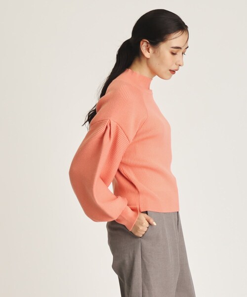 OPAQUE.CLIP（オペークドットクリップ）の「◆ハイネックボリュームスリーブリブニット【洗濯機洗い可】（ニット/セーター・レディース・ブラック/ライトベージュ/ライトオレンジ系・38/36/40）」の13枚目の写真