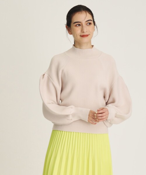 OPAQUE.CLIP（オペークドットクリップ）の「◆ハイネックボリュームスリーブリブニット【洗濯機洗い可】（ニット/セーター・レディース・ブラック/ライトベージュ/ライトオレンジ系・38/36/40）」の16枚目の写真