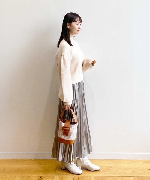 OPAQUE.CLIP（オペークドットクリップ）の「◆ハイネックボリュームスリーブリブニット【洗濯機洗い可】（ニット/セーター・レディース・ブラック/ライトベージュ/ライトオレンジ系・38/36/40）」の18枚目の写真