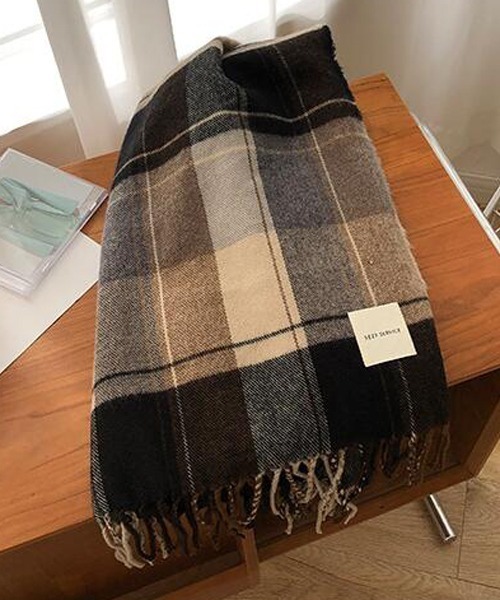 Mayree（メイリー）の「【float】チェック柄  フリンジ マルチカラー マフラー（マフラー・レディース・レッド系/ブルー系/ブラウン系・FREE）」の2枚目の写真