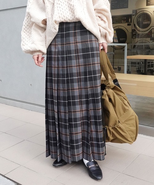 CORNERS（コーナーズ）の「チェックロングプリーツスカート（スカート・レディース・ネイビー/グリーン/ブラック/グレー/レッド/ブラウン・M）」の11枚目の写真
