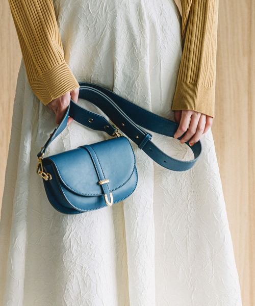 Andemiu（アンデミュウ）の「ラウンドボディーバッグ105351（ショルダーバッグ・レディース・ブラック/ブルー/グレイッシュベージュ・FREE）」の5枚目の写真