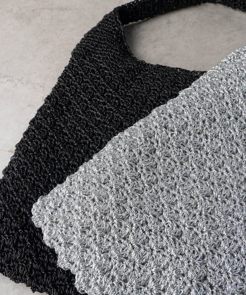 CURI BISCUI(キュリ ビスキュイ)の「メタリックヤーン編み ワンハンドルバッグ(ハンドバッグ・レディース・ブラック/シルバー/ゴールド・FREE)」の4枚目の写真