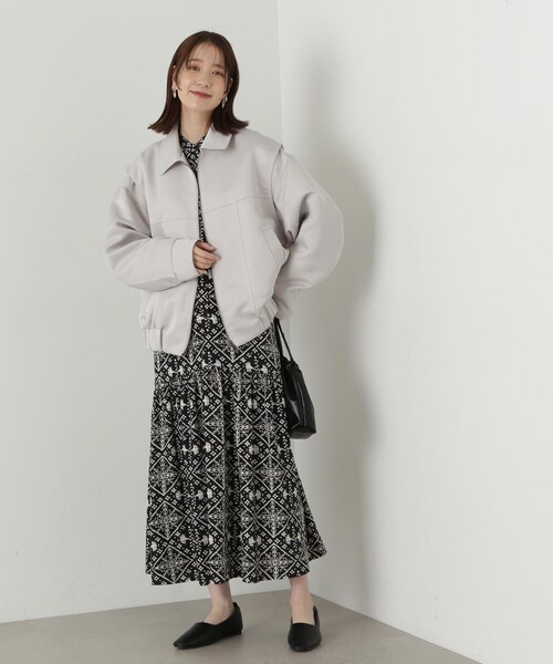 N.(N. Natural Beauty Basic)(エヌエヌナチュラルビューティーベーシック)の「◆ステッチデザインショートブルゾン(ブルゾン・レディース・ブラック/ライトグレー・MEDIUM)」の22枚目の写真