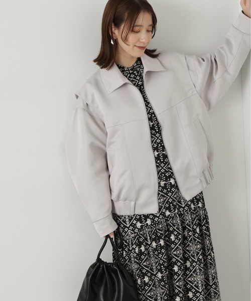 N.(N. Natural Beauty Basic)(エヌエヌナチュラルビューティーベーシック)の「◆ステッチデザインショートブルゾン(ブルゾン・レディース・ブラック/ライトグレー・MEDIUM)」の2枚目の写真