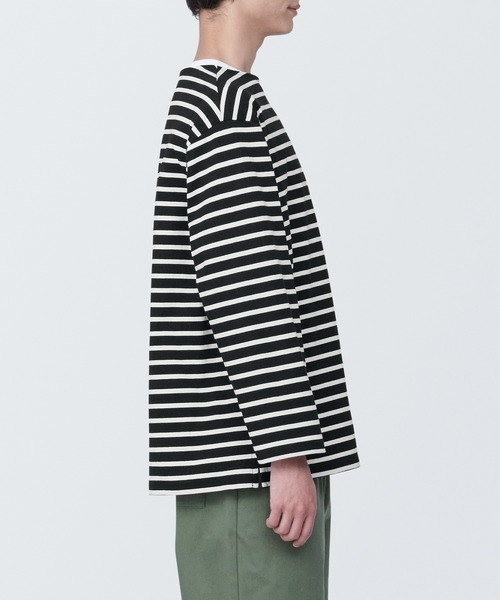 無印良品（ムジルシリョウヒン）の「紳士　洗いざらし太番手ボートネック九分袖Ｔシャツ（Tシャツ/カットソー・メンズ・ベージュ系その他3/ブラック系2/ネイビー系1/ブルー系その他6・S/XL/L/M）」の17枚目の写真