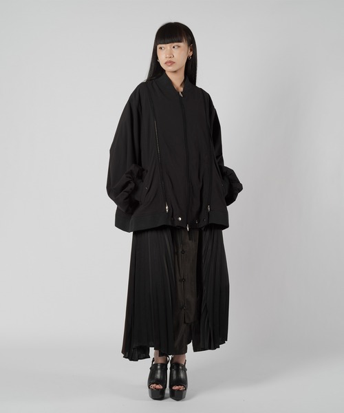 Wizzard(ウィザード)の「Wizzard ウィザード / VISCOSE FLARE BOMBER JACKET / W24SS-BL04V(ミリタリージャケット・レディース・ブラック・2)」の5枚目の写真