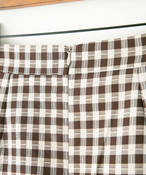 bounDary（バウンダリー）の「【bounDary/バウンダリー】　ギンガムチェックミニスカート（スカート・レディース・ベージュ/ダークブラウン・LARGE/MEDIUM）」の3枚目の写真
