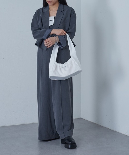 COLONY 2139（コロニートゥーワンスリーナイン）の「WEB・一部店舗限定 / ナイロンギャザーワンショルダー（ショルダーバッグ・レディース・ホワイト/ブラック/ベージュ・FREE）」の12枚目の写真