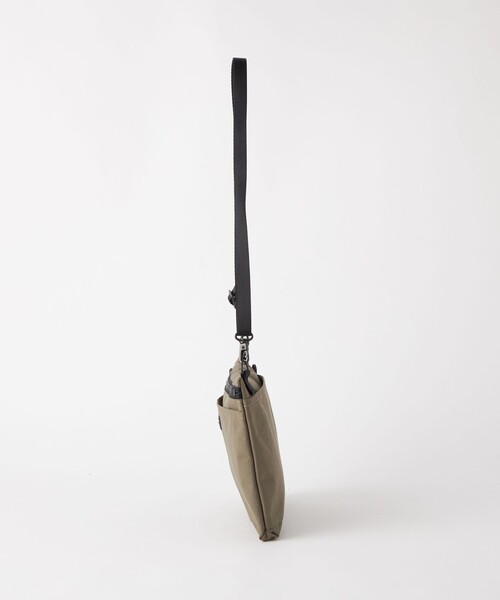 STANDARD SUPPLY（スタンダードサプライ）の「【別注】＜STANDARD SUPPLY＞GLR スリングパース WIDE サコッシュ バッグ（ショルダーバッグ・メンズ・ブラック/オリーブ/オフホワイト・FREE）」の6枚目の写真