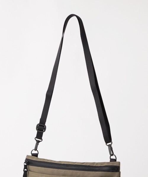 STANDARD SUPPLY（スタンダードサプライ）の「【別注】＜STANDARD SUPPLY＞GLR スリングパース WIDE サコッシュ バッグ（ショルダーバッグ・メンズ・ブラック/オリーブ/オフホワイト・FREE）」の9枚目の写真