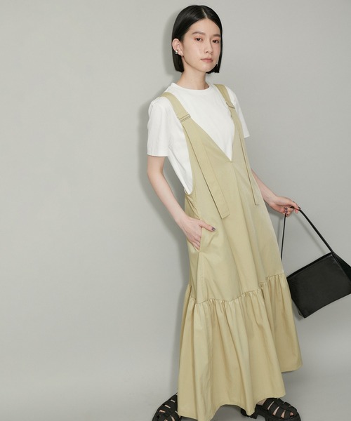 ADAM ET ROPE'(アダムエロペ)の「【WEB限定】オーバーオールジャンパースカート(ジャンパースカート・レディース・ブラック系その他2/ブラック/ベージュ・FREE)」の8枚目の写真