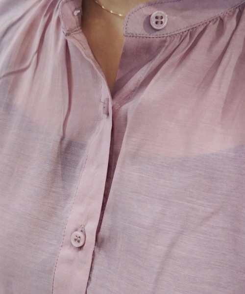 HusHusH(ハッシュアッシュ)の「HusHusH ハッシュアッシュ バンドカラーシアーシャツ(シャツ/ブラウス・レディース・スモークピンク/ライトグレー・M/L)」の3枚目の写真