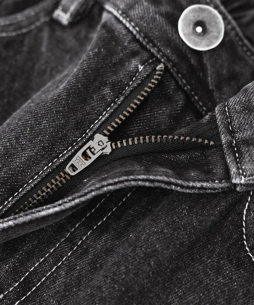 kOhAKU（コハク）の「『ブリーチラインデニムパンツ』（デニムパンツ・レディース・ブルー/ブラック・1/2）」の7枚目の写真