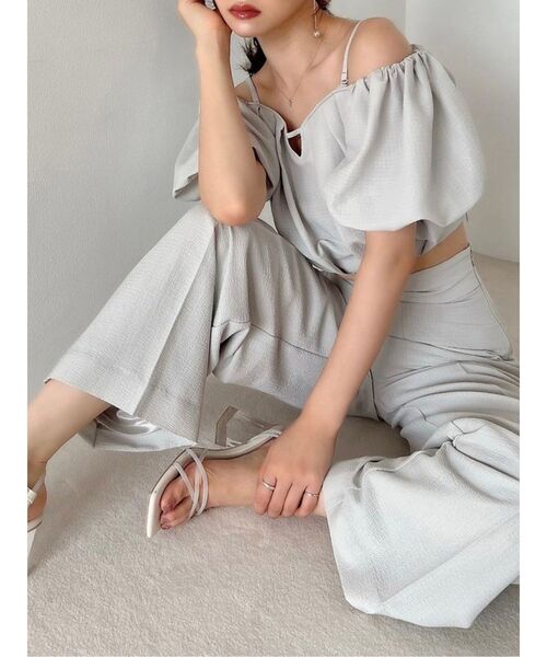 RESEXXY(リゼクシー)の「バルーンスリーブオフショルブラウス【セットアップ着用可能】(シャツ/ブラウス・レディース・ブラック/グレー/ホワイト・FREE)」の3枚目の写真