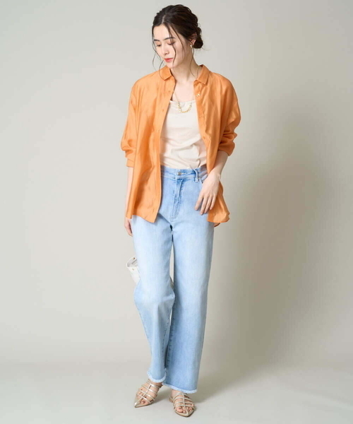 a.v.v(アーヴェヴェ)の「Tストラップサンダル(サンダル・レディース・ブラック/ゴールド・23.5/24.5/22.5)」の13枚目の写真