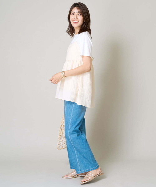 a.v.v(アーヴェヴェ)の「Tストラップサンダル(サンダル・レディース・ブラック/ゴールド・23.5/24.5/22.5)」の16枚目の写真