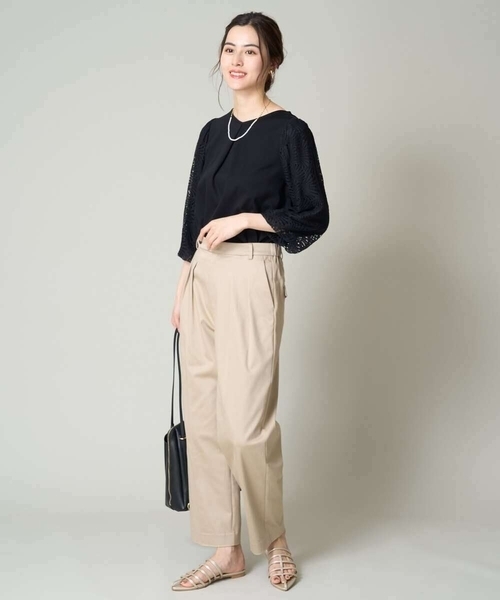 a.v.v(アーヴェヴェ)の「Tストラップサンダル(サンダル・レディース・ブラック/ゴールド・23.5/24.5/22.5)」の17枚目の写真