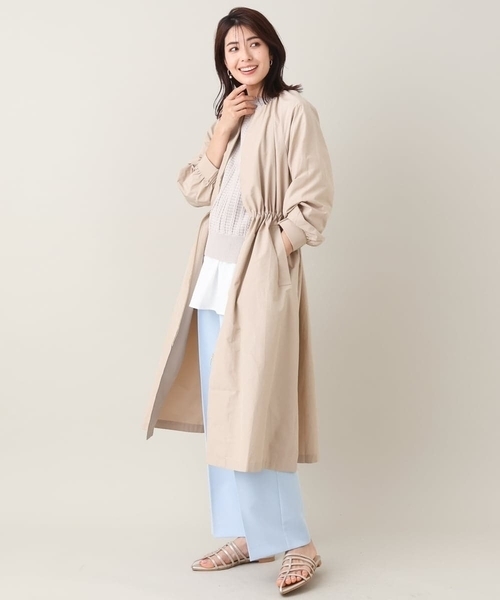 a.v.v(アーヴェヴェ)の「Tストラップサンダル(サンダル・レディース・ブラック/ゴールド・23.5/24.5/22.5)」の19枚目の写真