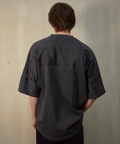 NUMBER (N)INE(ナンバーナイン)の「NUMBER (N)INE/ナンバーナイン HEAVY WEIGHT NUMBER NINE BACK PRINTED FOOTBALL T-SHIRT(Tシャツ/カットソー・メンズ・ダークグレー/ブラック/ホワイト・2/3/4)」の3枚目の写真