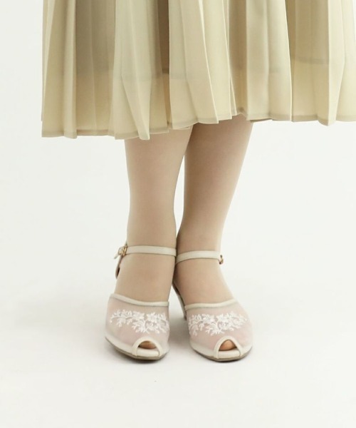 an another angelus(アンアナザーアンジェラス)の「単色フラワー刺繍メッシュサンダル/ananotherangelus(サンダル・レディース・ブルーグレー/アイボリー・S/M/L)」の7枚目の写真