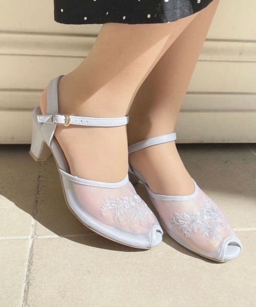 an another angelus(アンアナザーアンジェラス)の「単色フラワー刺繍メッシュサンダル/ananotherangelus(サンダル・レディース・ブルーグレー/アイボリー・S/M/L)」の10枚目の写真