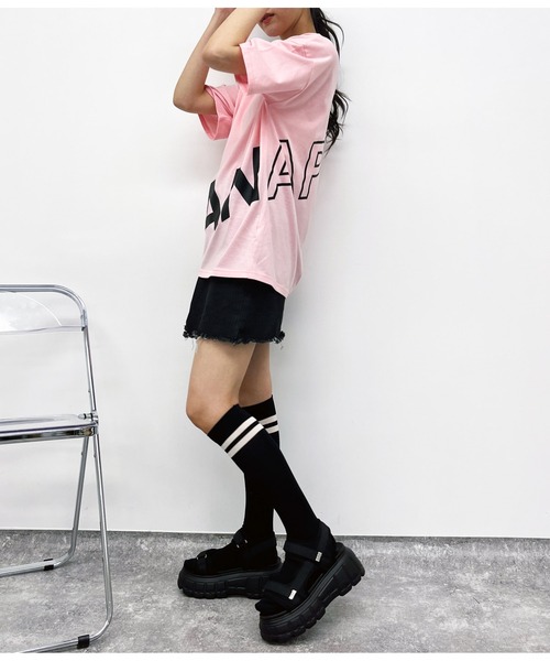 ANAP（アナップ）の「ANAPロゴ前後プリントビッグTシャツ【親子お揃い】（Tシャツ/カットソー・レディース・ライトピンク/ブラック/ホワイト・FREE）」の8枚目の写真